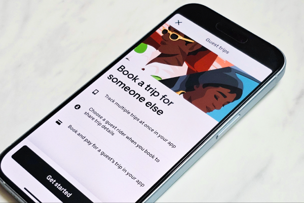 Uber: Oltre il Trasporto, la Nuova Urgenza di Evolversi
