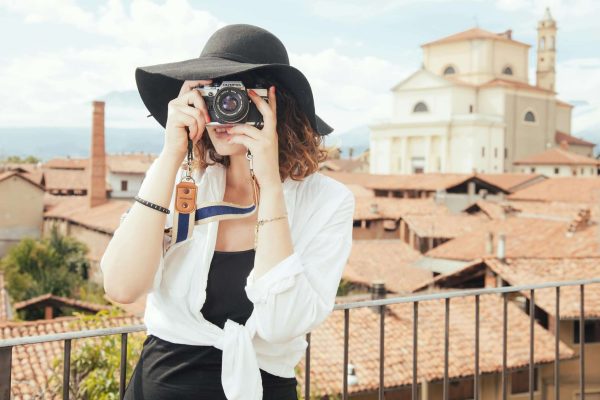 Internet all’estero: come rimanere connessi in modo conveniente
