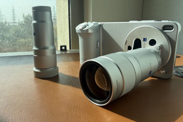 Scarica oltre 30 sfondi ultra-zoom catturati con il vivo X300 Ultra