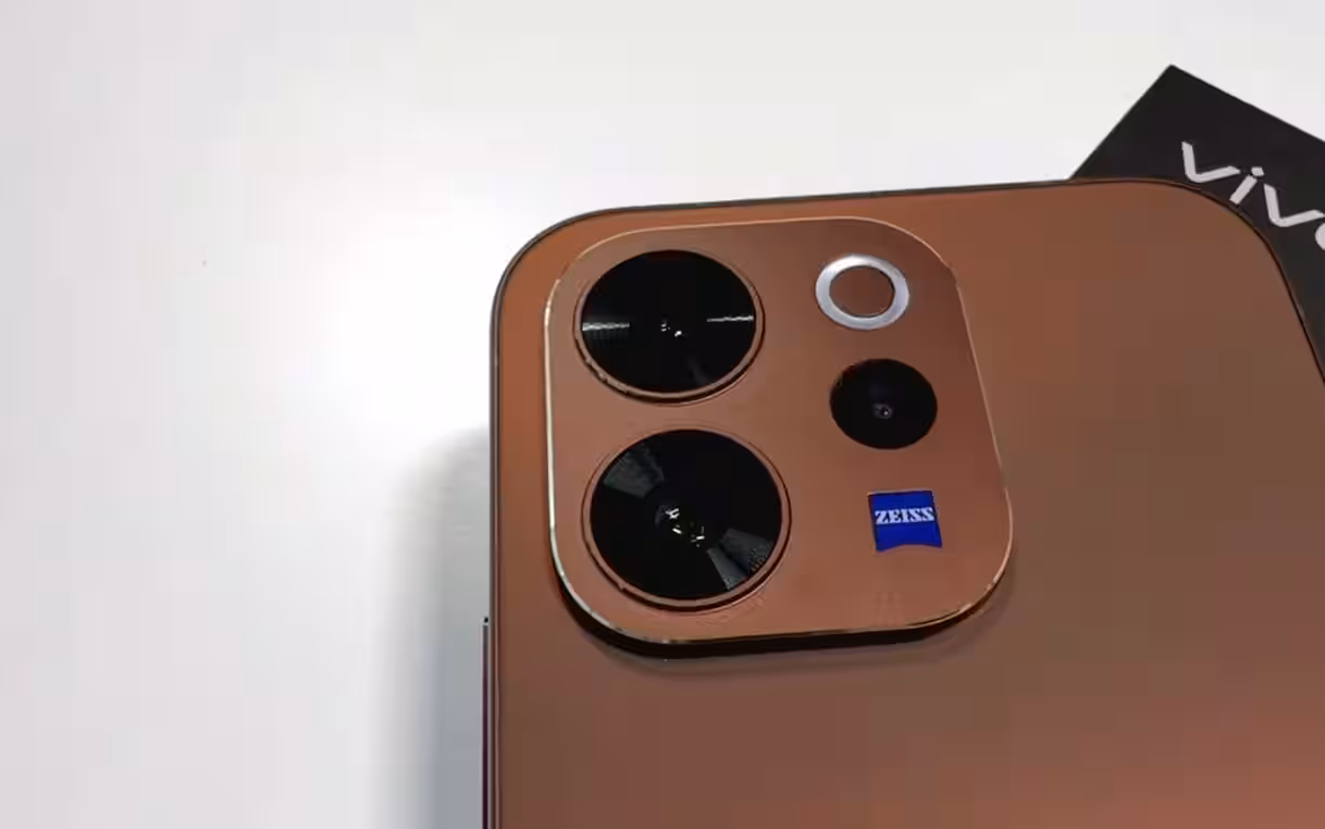 Vivo V70: recensione completa, test approfonditi, funzionalità e prezzi aggiornati