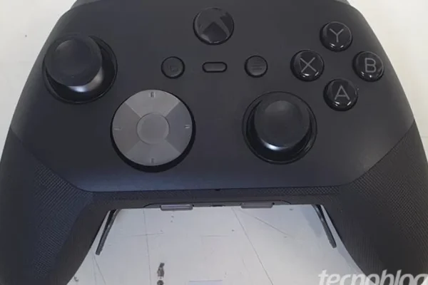 Svelate immagini del nuovo controller Xbox Elite 3 con misteriosi pulsanti!