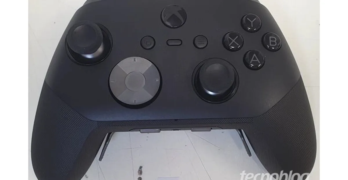 Svelate immagini del nuovo controller Xbox Elite 3 con misteriosi pulsanti!