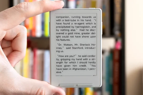 Alcuni e-reader a forma di carta di credito di Xteink stanno perdendo la loro migliore funzionalità