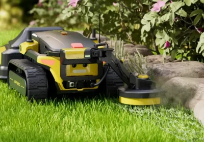 L’uomo con un esercito di robot rasaerba Yarbo