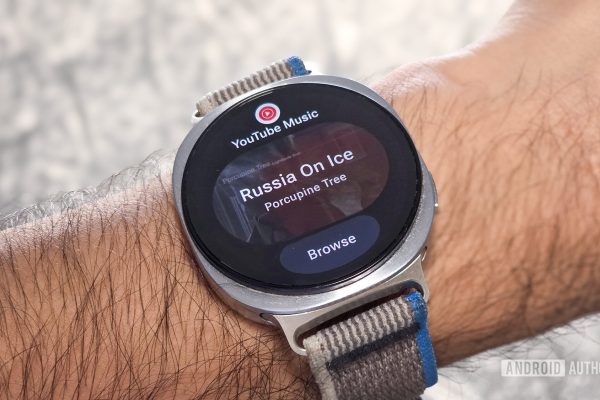 Problemi frustranti per gli utenti di Pixel e Galaxy Watch con YouTube Music: ecco la soluzione!