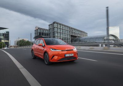 BYD Dolphin G DM-i: L’ibrida plug-in che rivoluziona il segmento B a soli 24.790 euro