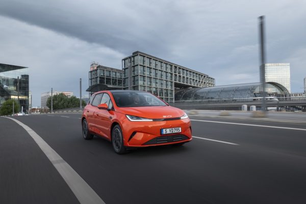 BYD Dolphin G DM-i: L’ibrida plug-in che rivoluziona il segmento B a soli 24.790 euro