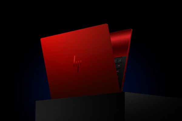 HP e Ferrari lanciano un notebook AI che unisce design e ingegneria d’avanguardia