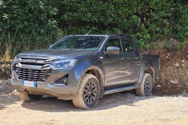 Isuzu D-Max: Potenza Inarrestabile e Nuovo Motore Diesel!