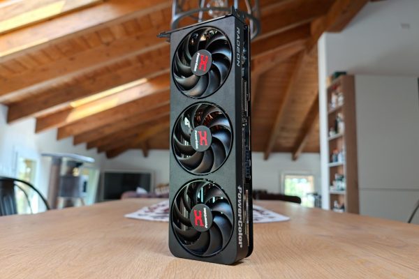 Recensione della AMD Radeon RX 9070 GRE: Arriva in Europa la Golden Rabbit Edition