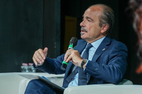 Intelligenza Artificiale: Come Ridurre le Liste d’Attesa in Sanità