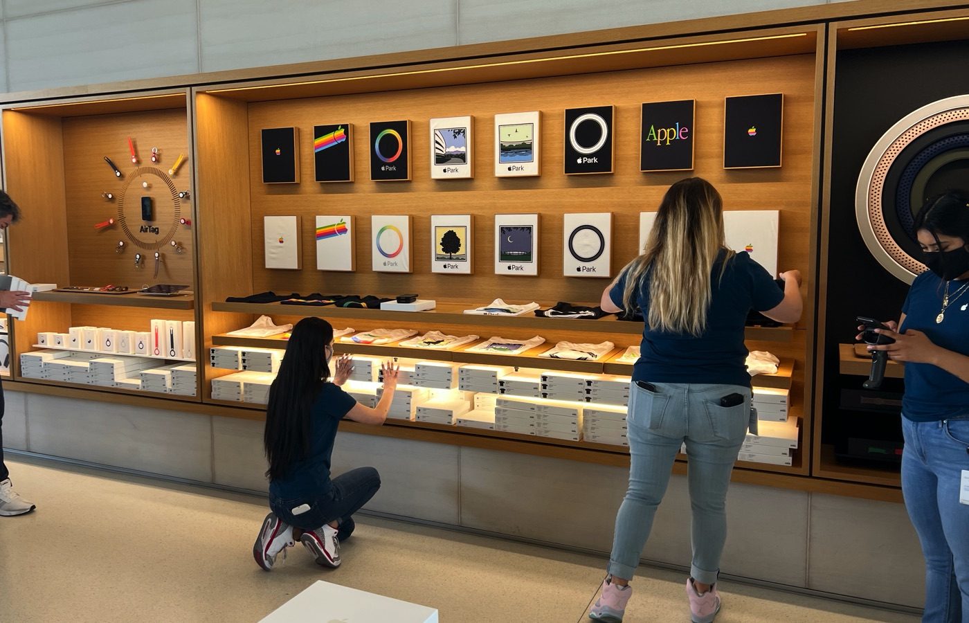 Novità Apple: Scopri i Gadget Imperdibili nello Store di Apple Park per la WWDC