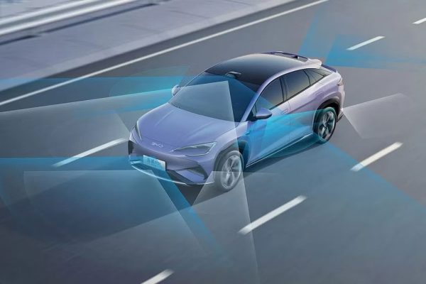 BYD: Indennizzi per Incidenti FSD e la Sfida a Tesla