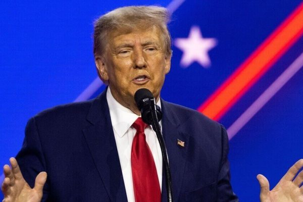 Intelligenza Artificiale: La Strategia di Trump per il Controllo Federale dei Modelli