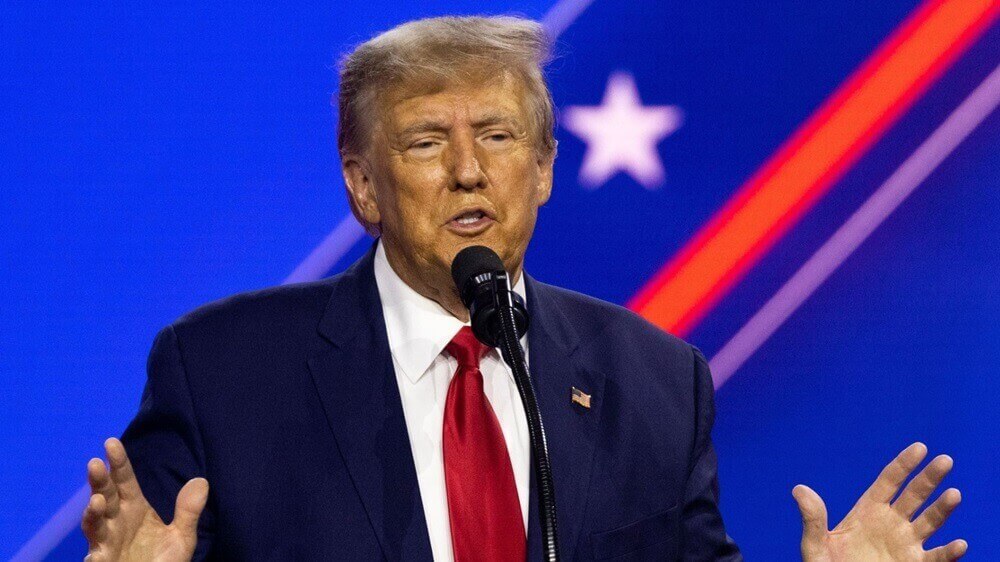 Intelligenza Artificiale: La Strategia di Trump per il Controllo Federale dei Modelli