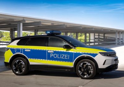 Opel Grandland: la Nuova Uniforme della Polizia Tedesca