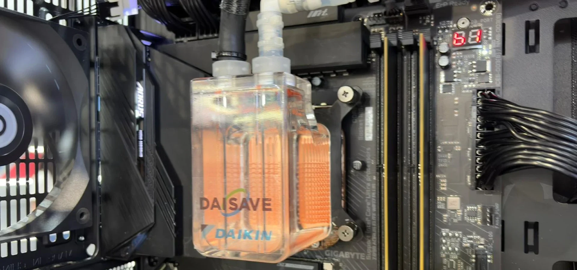 Enermax e Daikin: La Nuova Rivoluzione dei Cooling AIO Senza Pompa
