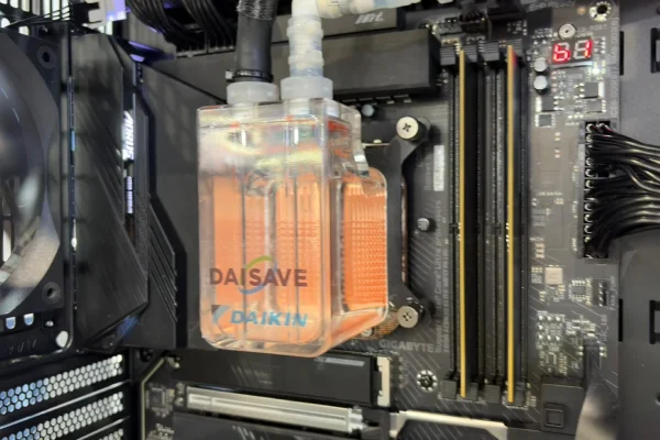 Enermax e Daikin: La Nuova Rivoluzione dei Cooling AIO Senza Pompa