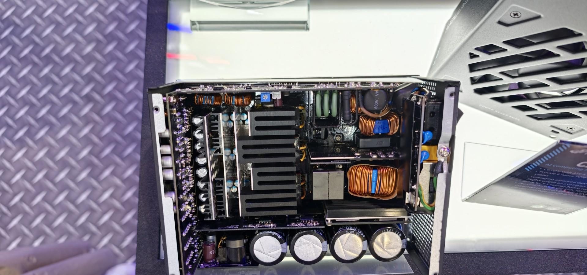 FSP svela al COMPUTEX innovativi AIO, case e alimentatore da 3,3 kW
