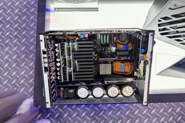 FSP svela al COMPUTEX innovativi AIO, case e alimentatore da 3,3 kW