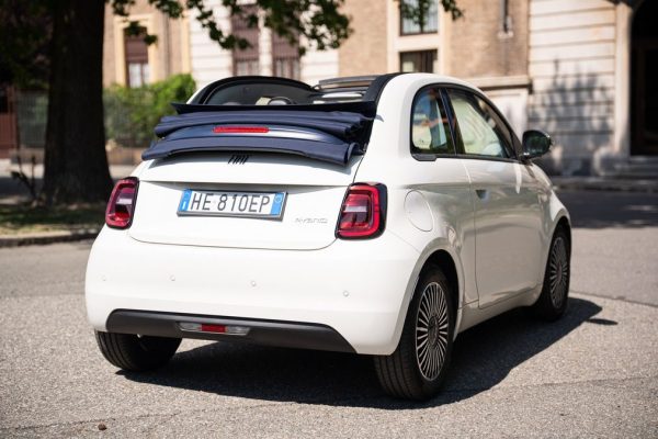 FIAT 500 Hybrid Cabrio Dolcevita e 600 Turbo 100: Scopri i Nuovi Prezzi della Gamma Amplificata
