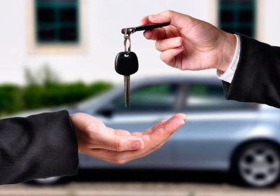 Acquistare un’auto usata prima delle vacanze: strategie per evitare truffe