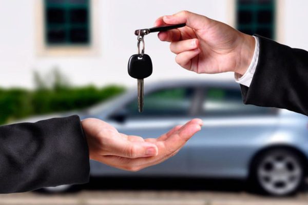 Acquistare un’auto usata prima delle vacanze: strategie per evitare truffe