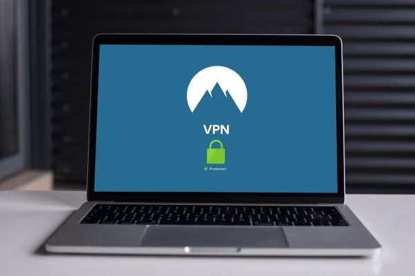 Evoluzione della Sicurezza Online: Truffe, Phishing e Furti d’Identità secondo NordVPN | Intervista Esclusiva