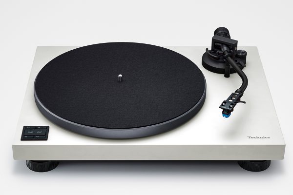 Technics presenta le nuove colorazioni del giradischi SL-40CBT all’High End di Vienna