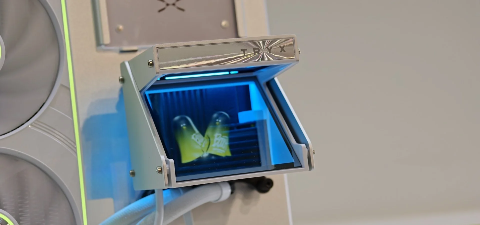 TRYX presenta un dissipatore innovativo con schermo olografico: tutte le novità da COMPUTEX