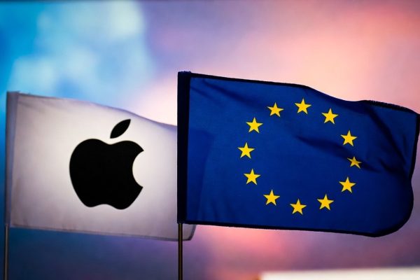 Siri senza Intelligenza Artificiale in Europa e Cina: Comunicati e Democrazia sotto la Lente