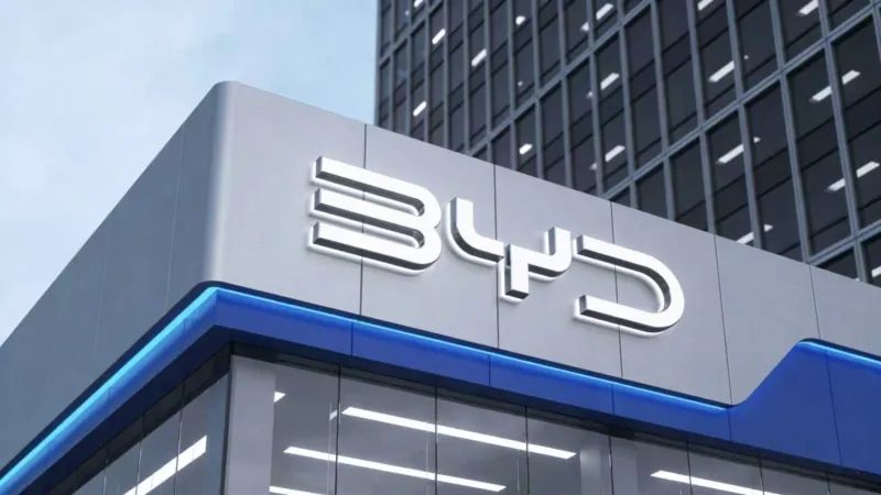 BYD Introduce Robot Umanoidi nelle Concessionarie: Novità Strabiliante!