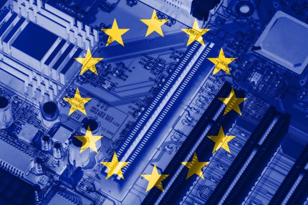Chip “made in Europe”: inaugurato un impianto da 50 milioni di unità