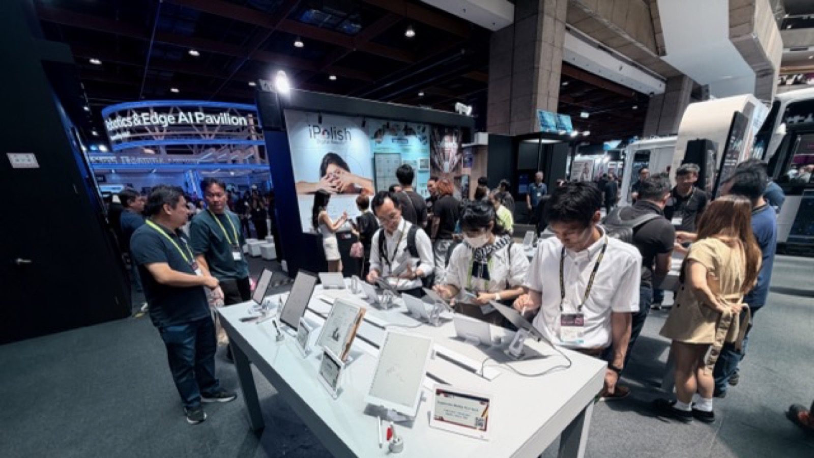 Computex 2026: E Ink Trasforma l’E-Paper in Infrastruttura Visiva a Basso Consumo Energetico