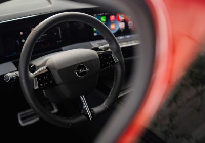 Airbag Takata Difettosi: Opel Costretta a Rivelare la Verità ai Clienti in Italia