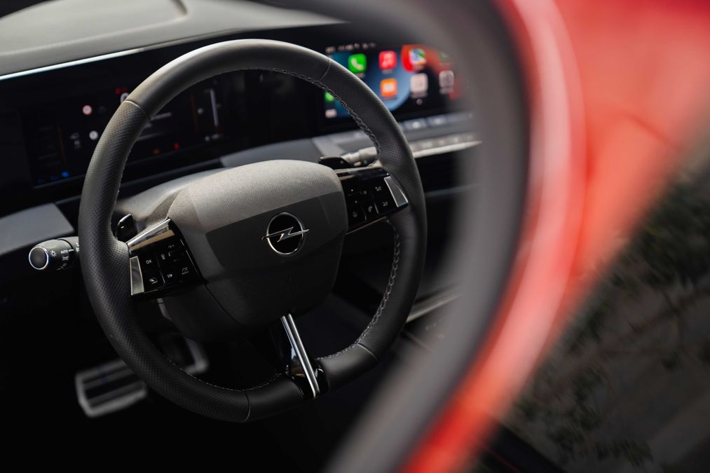 Airbag Takata Difettosi: Opel Costretta a Rivelare la Verità ai Clienti in Italia