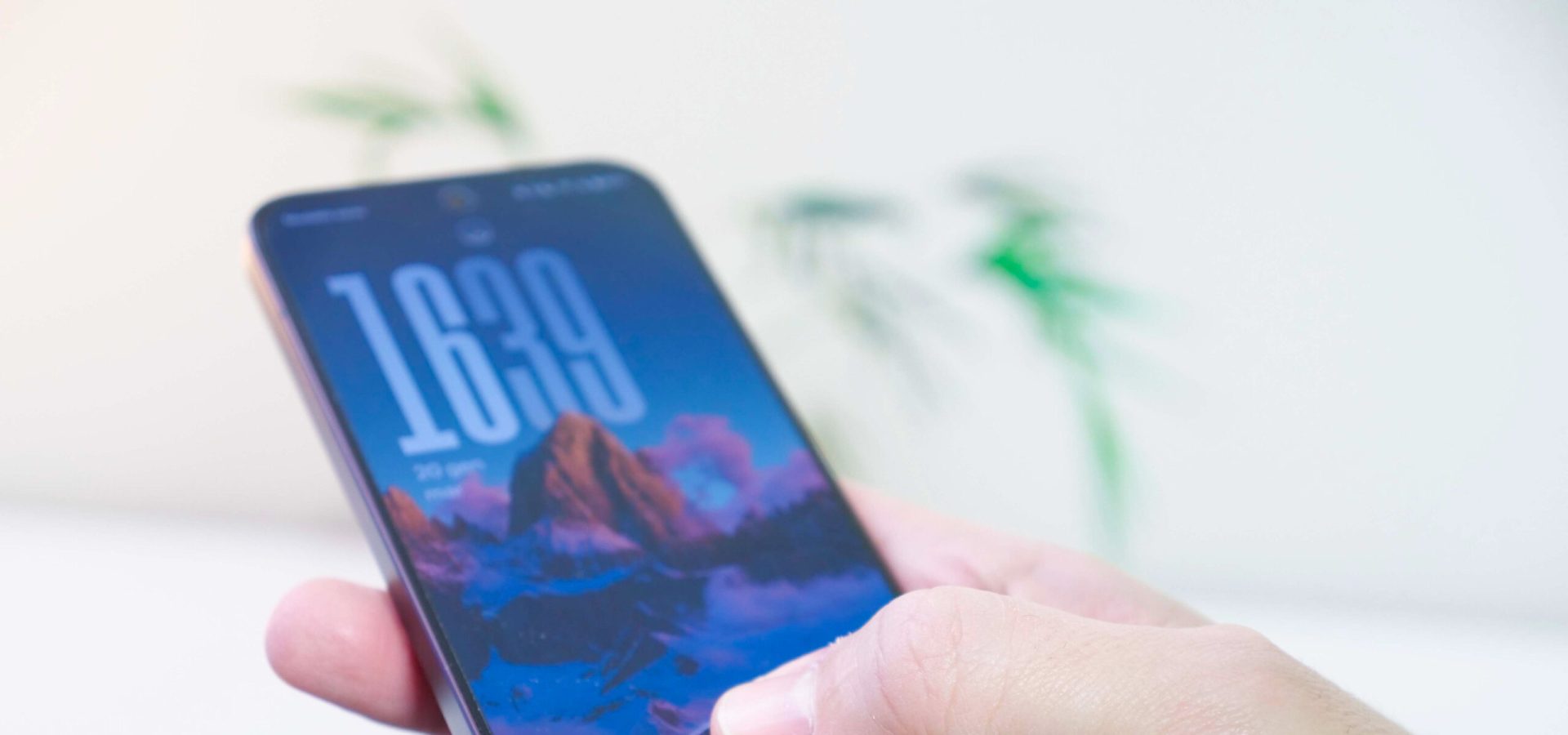 OPPO Reno15 Pro 5G: super batteria in mega offerta
