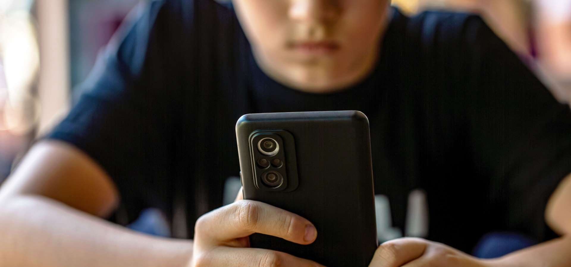 Media e Minori: Dalla Censura alla Formazione Educativa