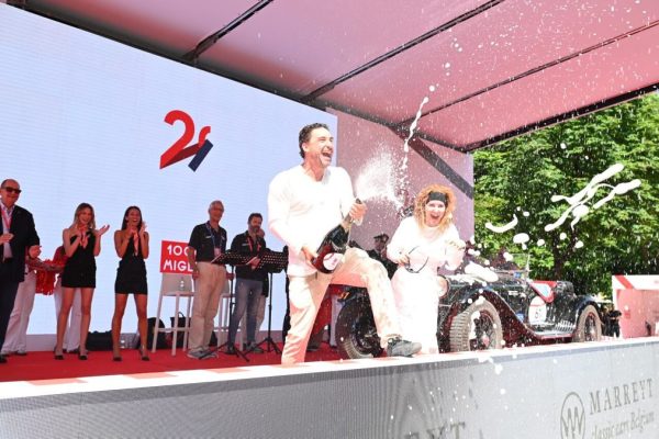 1000 Miglia: trionfo dei Tonconogy con l’Alfa Romeo 6C 1750 GS Spider Zagato