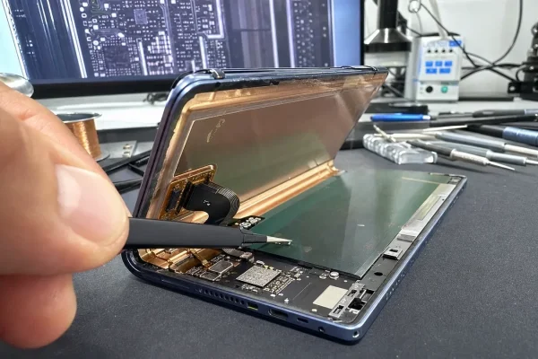Galaxy Z Fold8: Eccellenza Svelata e Crisi dei Chip per Display