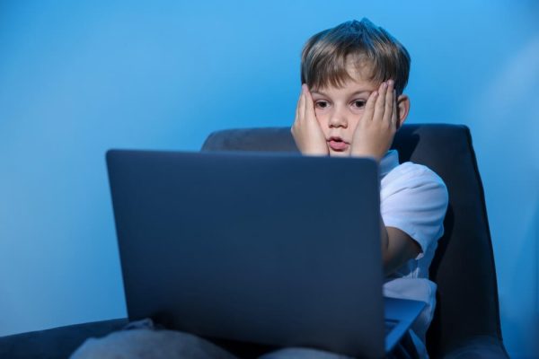 Meta e la tutela dei minori: 18 miliardi non sono sufficienti, servono leggi efficaci