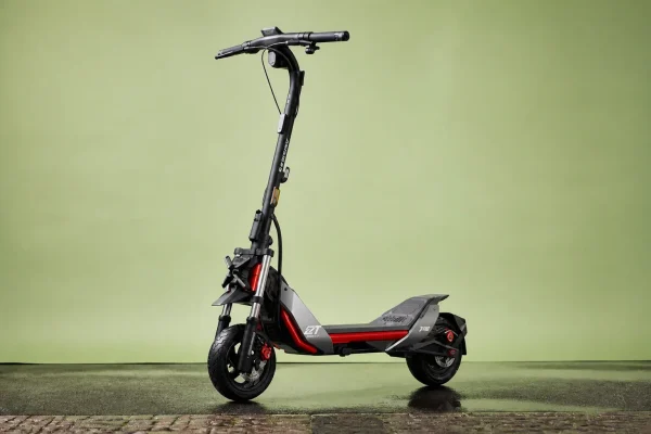 Segway-Ninebot ZT3 PRO a 699€: il miglior affare per strade dissestate!
