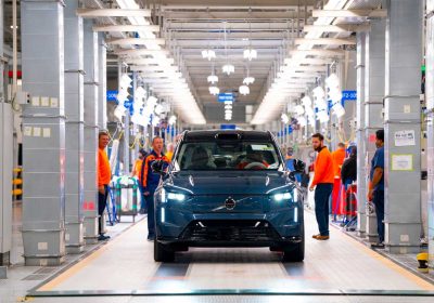 Volvo potenzia i suoi modelli con audio spaziale per CarPlay e sicurezza connessa