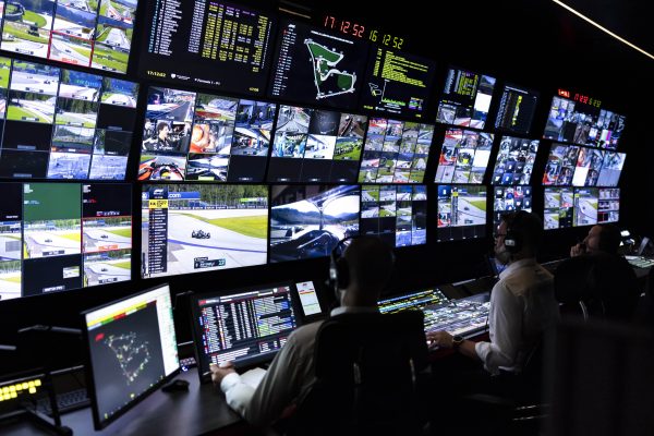 Innovazione nell’Automotive: Scopri Come Formula Uno e Lenovo Stanno Cambiando le Regole del Gioco