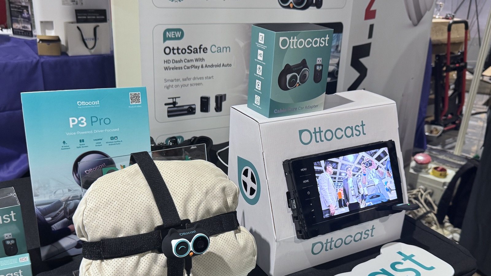 Ottocast a IFA: CarPlay Si Arricchisce di Telecamere e Comandi Fisici