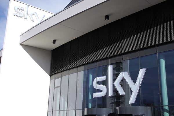 Sky in promo a 15,99€ con Calcio incluso e Fibra Ottica
