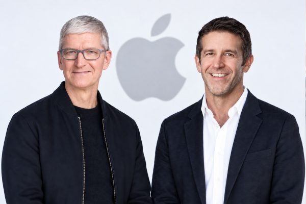 Tim Cook cede il testimone a Ternus, ma rimane il punto di riferimento di Apple