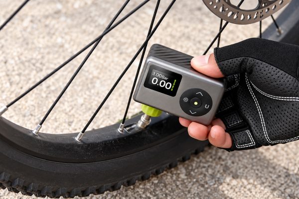 Pompa elettrica per bici portatile a soli 53 euro!