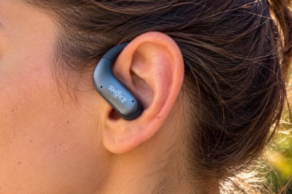 Shokz OpenFit Air 2: gli auricolari sportivi così leggeri che dimentichi di indossarli