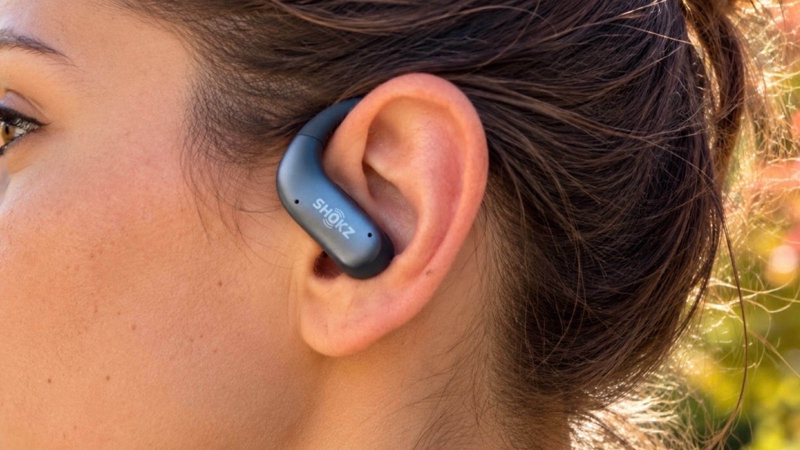 Shokz OpenFit Air 2: gli auricolari sportivi così leggeri che dimentichi di indossarli